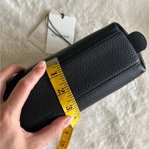 Cuyana Leather Travel Case Toiletry Bag - Picture 6 of 8